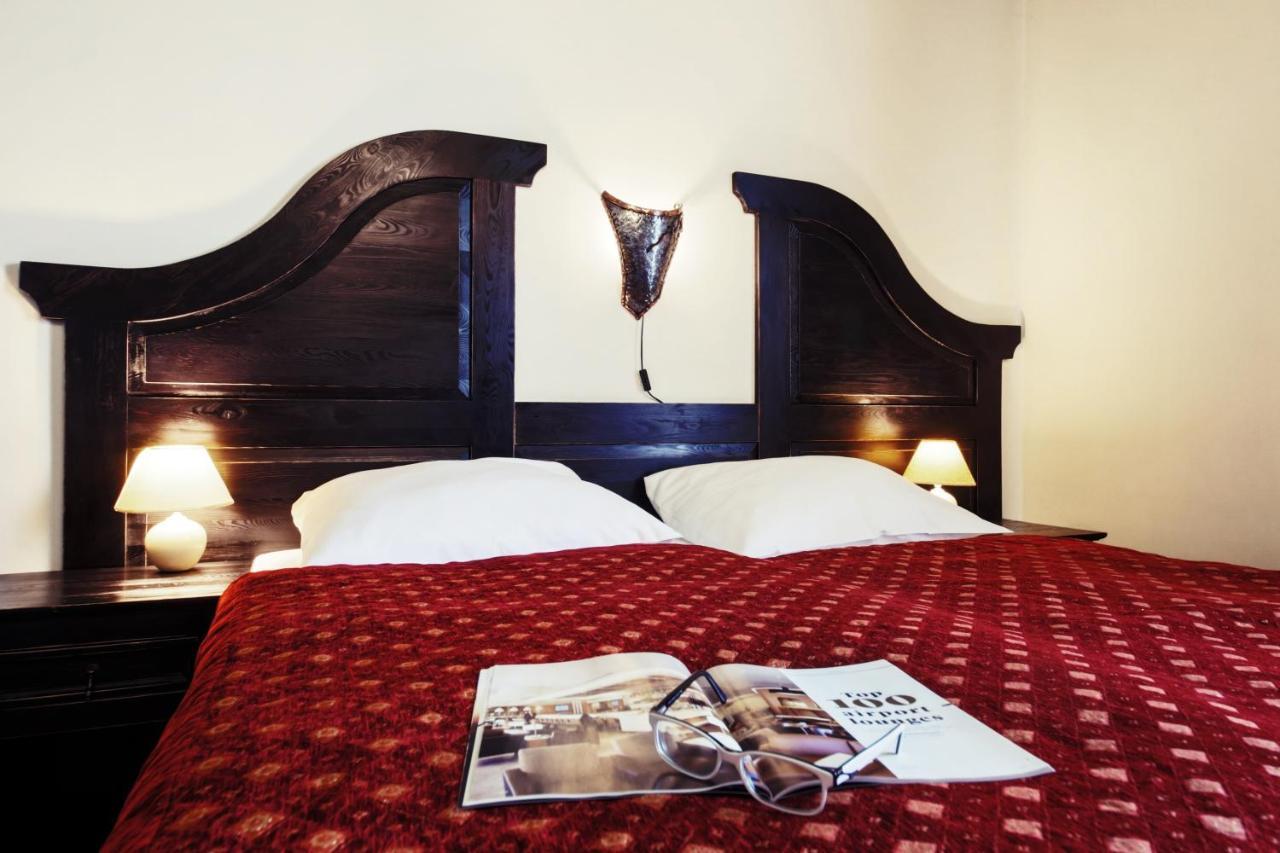 Hotel Kasztel Rzezawa Dış mekan fotoğraf