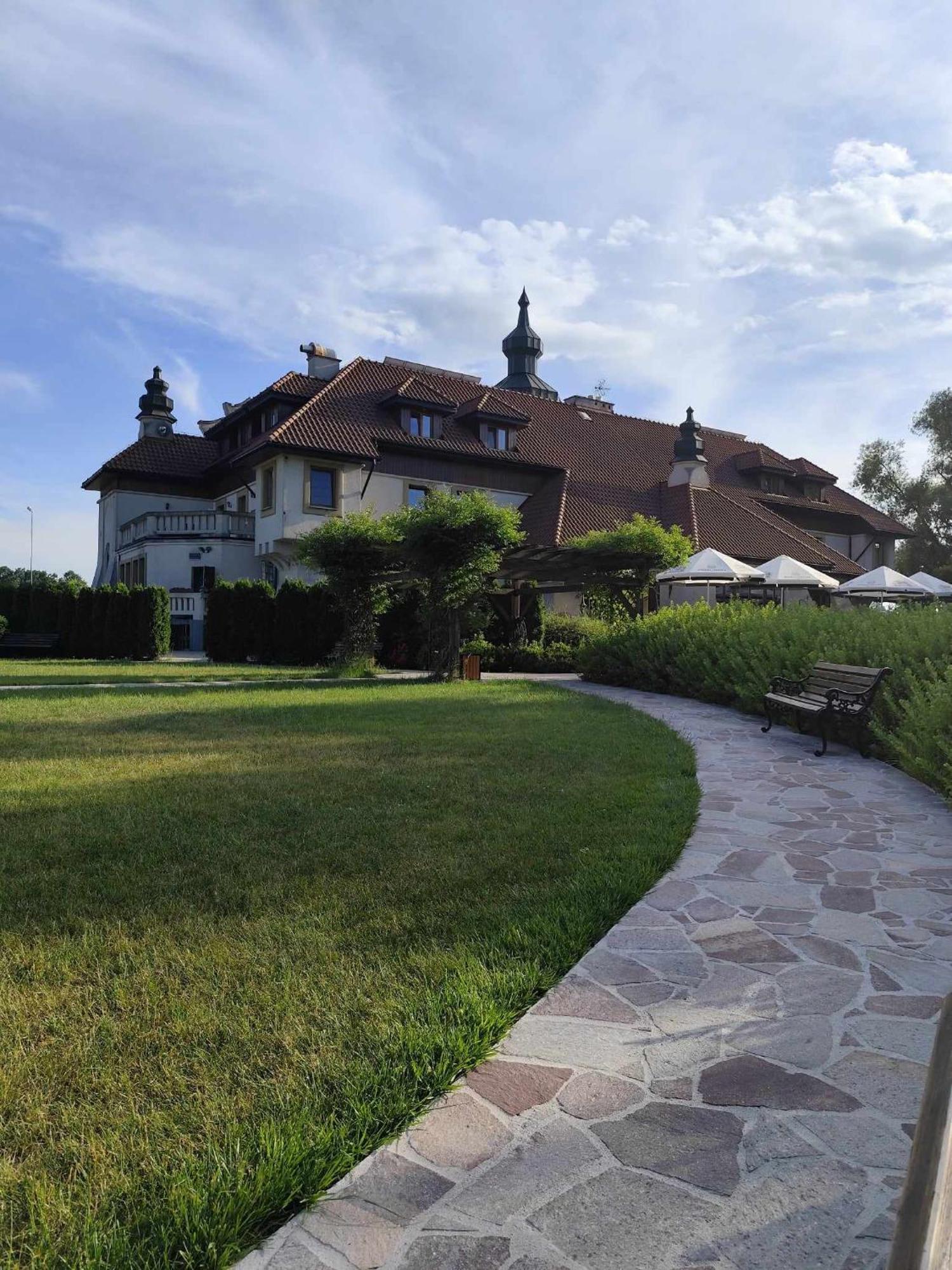 Hotel Kasztel Rzezawa Dış mekan fotoğraf