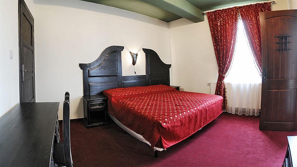Hotel Kasztel Rzezawa Dış mekan fotoğraf