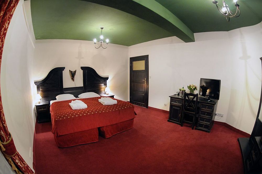 Hotel Kasztel Rzezawa Dış mekan fotoğraf